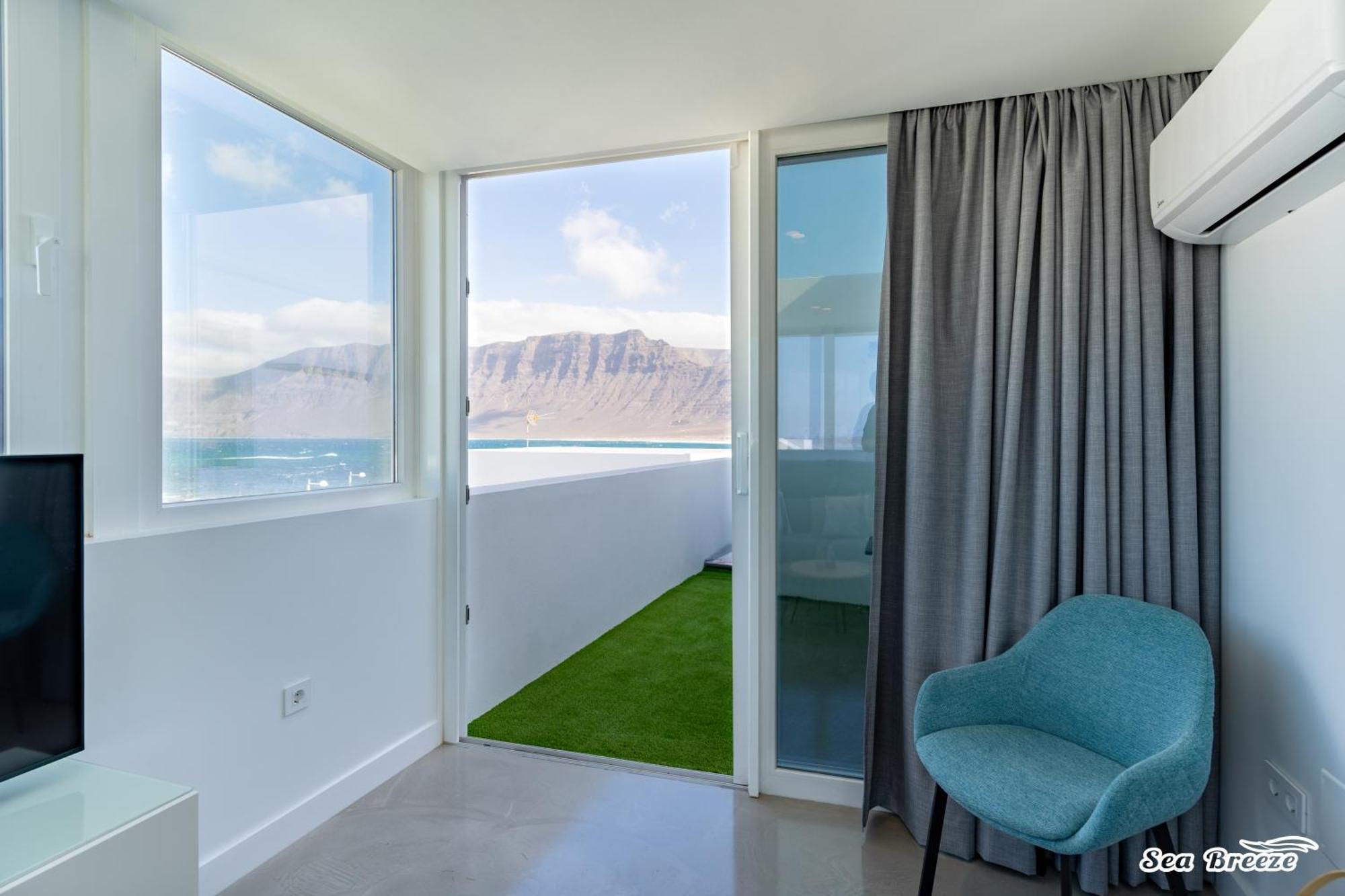 2 Apartments Sea Breeze Famara Bagian luar foto